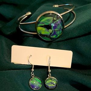 Handmade paint pouring bracelet with matching earrings